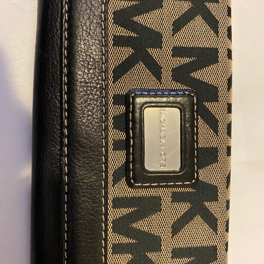 MK logo wallet